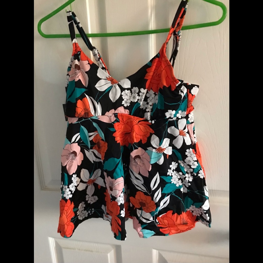 Swim Solutions V-Neck Underwire Tankini Top Created For Macy’s size 10